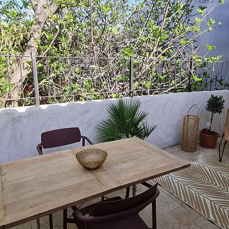 Apartment Avec Terrasse En Centre-ville